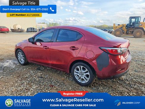 Used 2017 Toyota Yaris iA image 3