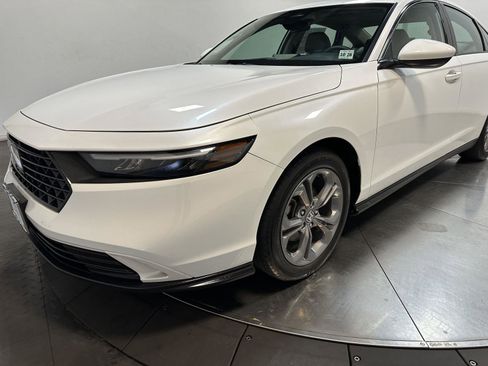 Certified 2023 Honda Accord EX image 7