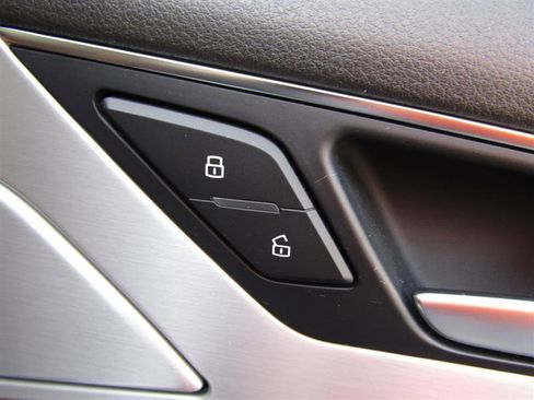 Used 2014 Audi A8 3.0T w/ Premium Package image 46