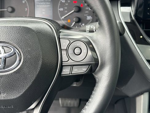 Used 2025 Toyota Corolla Cross LE w/ Moonroof Package image 10