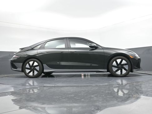 Used 2024 Hyundai Ioniq 6 SEL RWD image 31
