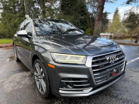 Used 2018 Audi SQ5 Prestige w/ Prestige Package image 3