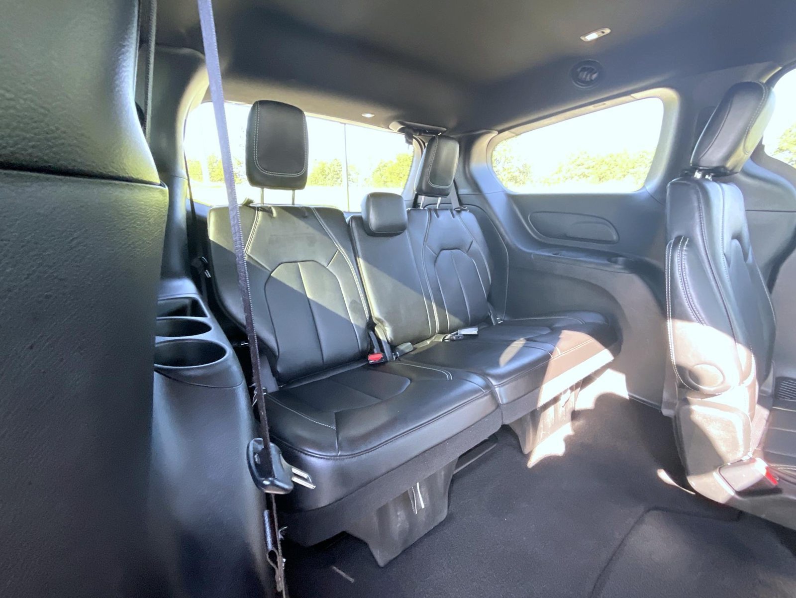 Used 2025 Chrysler Pacifica Select FWD image 21