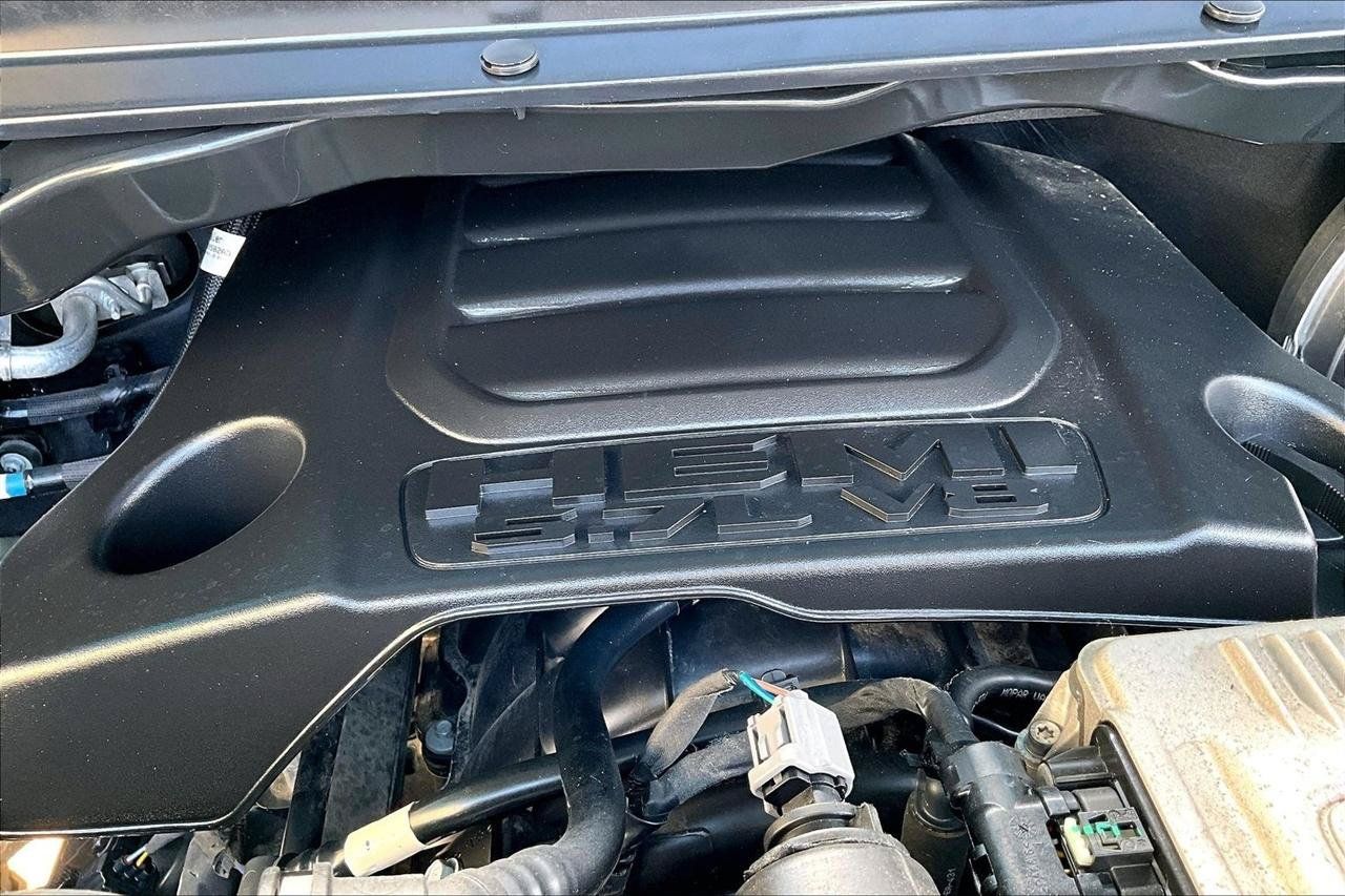 Used 2024 RAM 1500 Laramie AWD/4WD image 33