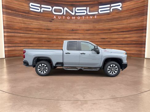 Used 2024 Chevrolet Silverado 2500 Custom w/ Custom Convenience Package AWD/4WD image 8