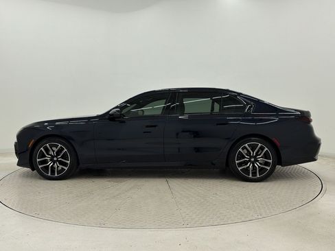 Used 2023 BMW 740i w/ Parking Assistance Package RWD image 2