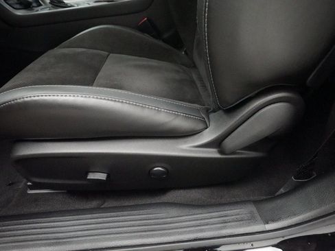 Used 2023 Dodge Challenger R/T w/ Plus Package image 28