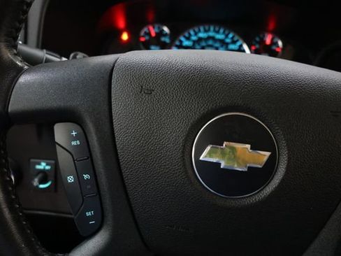 Used 2022 Chevrolet Express 3500 w/ Driver Convenience Package image 48