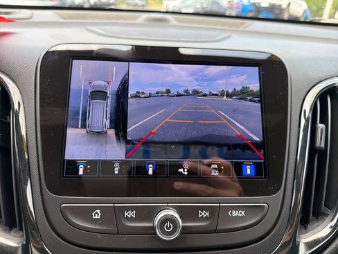 Used 2022 Chevrolet Equinox RS w/ RS Leather Package AWD/4WD image 24