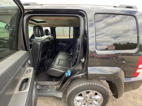 Used 2011 Jeep Liberty Limited w/ Tire & Wheel Group AWD/4WD image 24