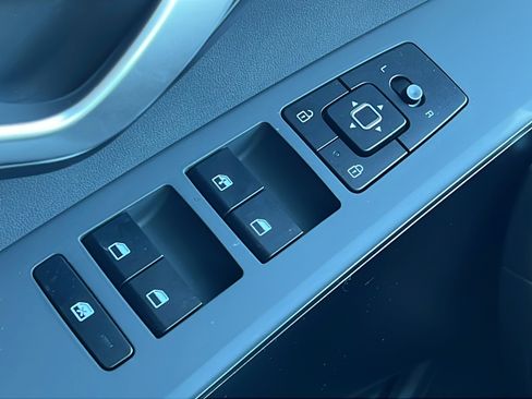 New 2026 Kia Niro LX FWD image 17