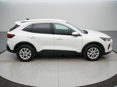 Certified 2023 Ford Escape Active w/ Tech Pack #2 image 3