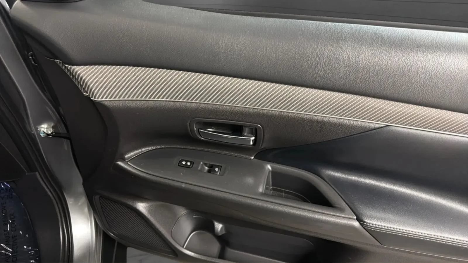 Used 2019 Mitsubishi Outlander SEL AWD/4WD image 18