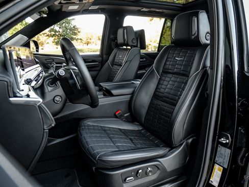 Used 2023 Cadillac Escalade V image 33