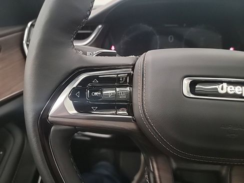 New 2025 Jeep Grand Cherokee L Summit image 14