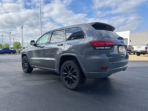 Used 2020 Jeep Grand Cherokee Altitude AWD/4WD image 5