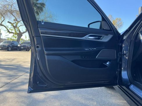 Used 2019 BMW 740i xDrive image 34