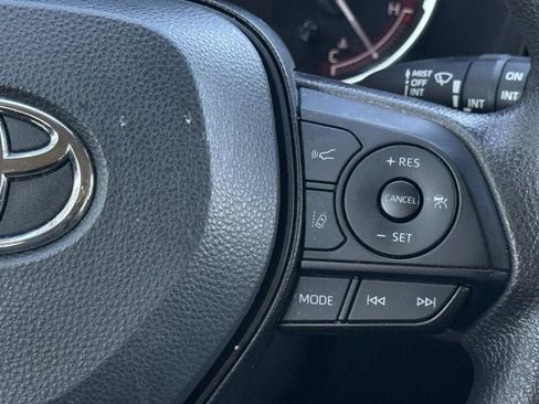 Used 2025 Toyota RAV4 XLE FWD image 15