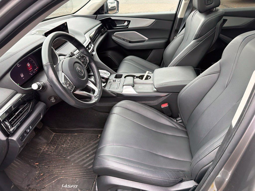 Used 2023 Acura MDX SH-AWD image 5
