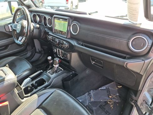 Used 2020 Jeep Gladiator Overland AWD/4WD image 32
