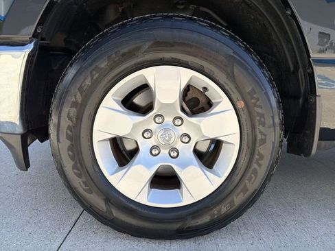 Used 2021 RAM 1500 Big Horn image 12