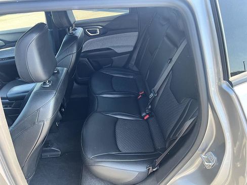 Used 2024 Jeep Compass Latitude AWD/4WD image 14