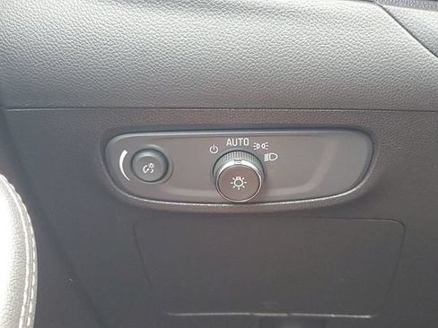 Certified 2024 Buick Encore GX Preferred FWD image 18