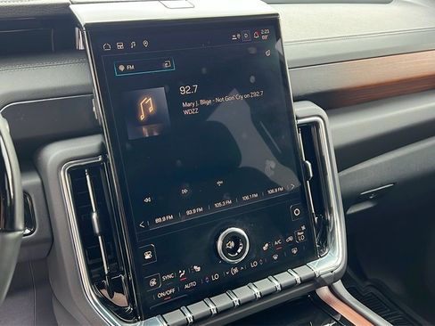 Used 2025 GMC Yukon Denali image 23