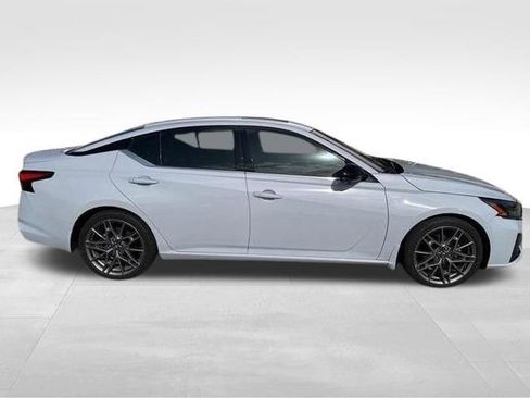 Used 2024 Nissan Altima 2.0 SR image 6