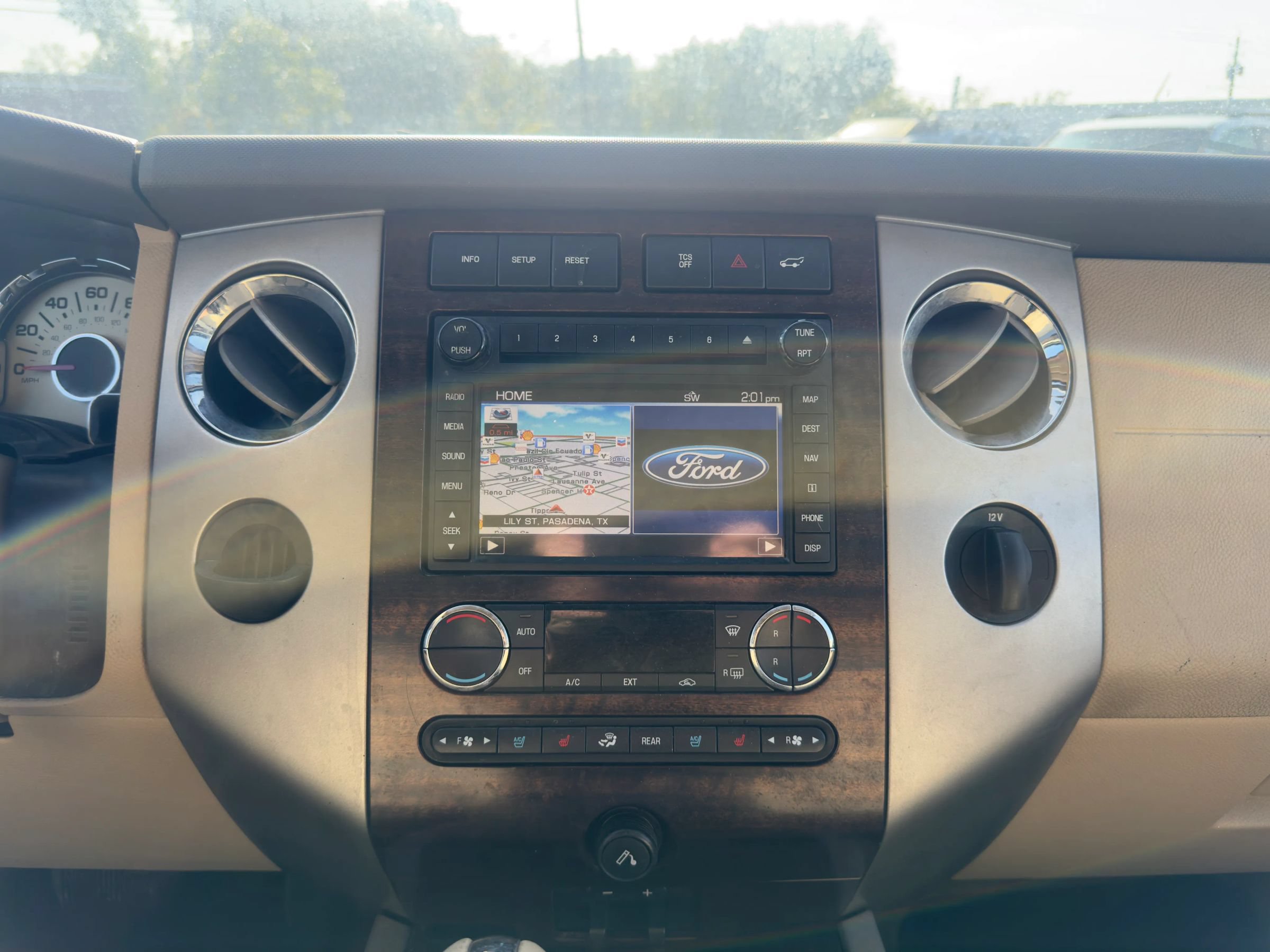 Used 2013 Ford Expedition 2WD image 19