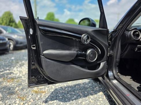 Used 2015 MINI Cooper S image 11