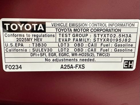 Used 2025 Toyota Sienna LE image 71