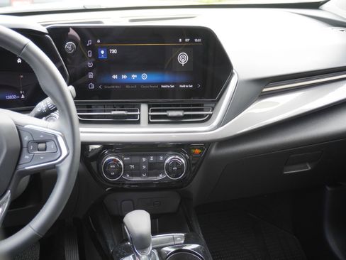 Used 2025 Chevrolet Trax ACTIV w/ Driver Confidence Package FWD image 15
