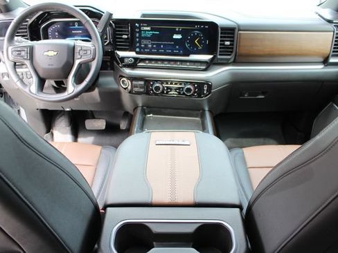 Used 2024 Chevrolet Silverado 3500 High Country w/ High Country Premium Package AWD/4WD image 13
