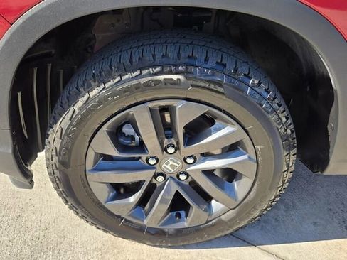 Used 2025 Honda Ridgeline Sport image 10