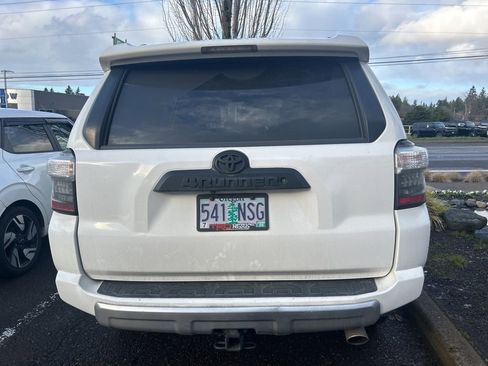 Used 2018 Toyota 4Runner TRD Off-Road Premium image 5