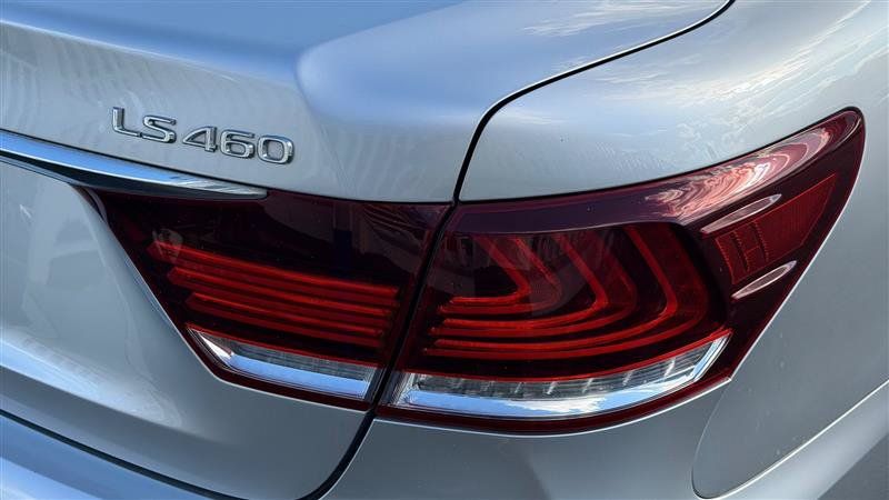 Used 2013 Lexus LS 460 w/ Comfort Pkg RWD image 13