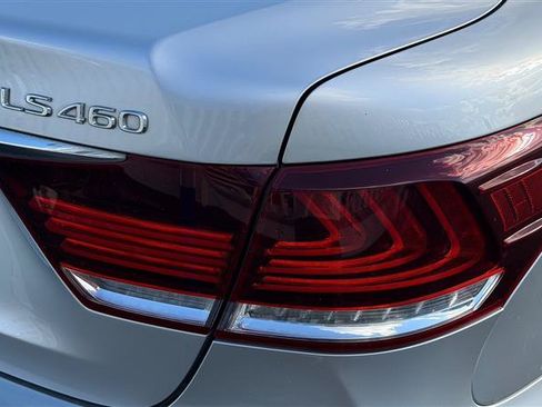 Used 2013 Lexus LS 460 w/ Comfort Pkg RWD image 13