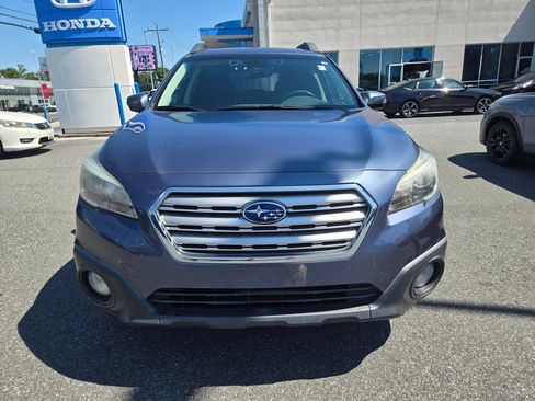 Used 2017 Subaru Outback 2.5i Premium AWD/4WD image 2