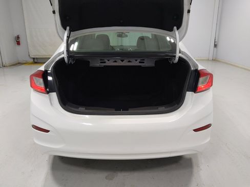 Used 2018 Chevrolet Cruze LS FWD image 29