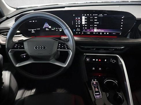 Used 2025 Audi Q5 Premium w/ Convenience Package AWD/4WD image 22
