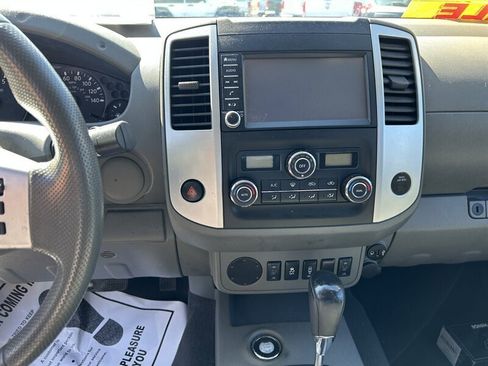 Used 2020 Nissan Frontier SV w/ Midnight Edition Floor Mats image 39