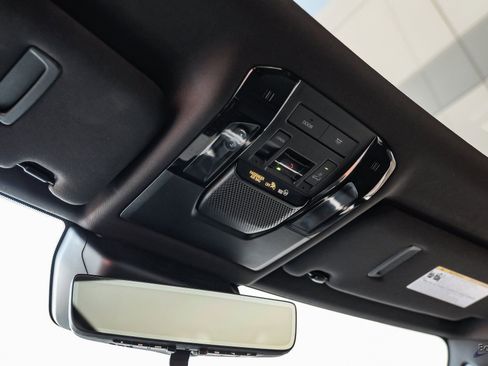 Used 2025 Lexus GX 550 w/ Accessory Package (2T) image 35