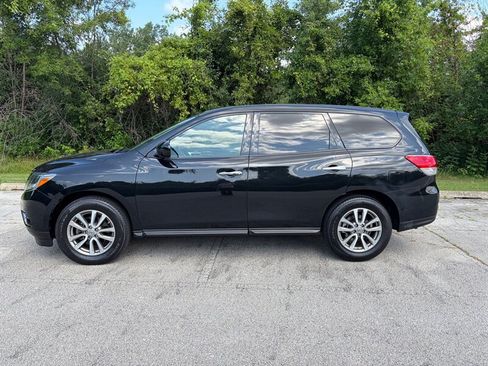 Used 2015 Nissan Pathfinder SV w/ Cargo Package AWD/4WD image 2