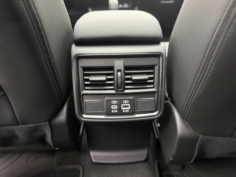 Used 2025 Subaru Forester Limited w/ Popular Package AWD/4WD image 39