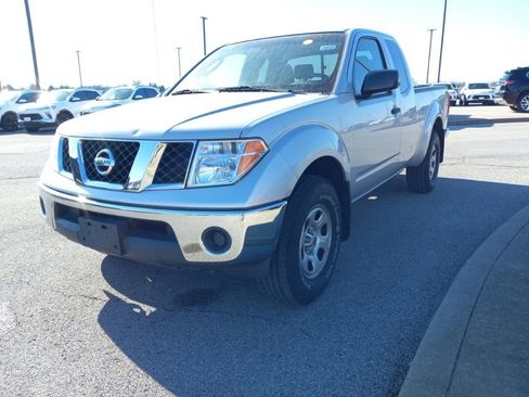 Used 2008 Nissan Frontier SE w/ Tow Hitch Pkg image 15