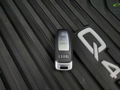Used 2024 Audi Q4 e-tron Prestige AWD/4WD image 60