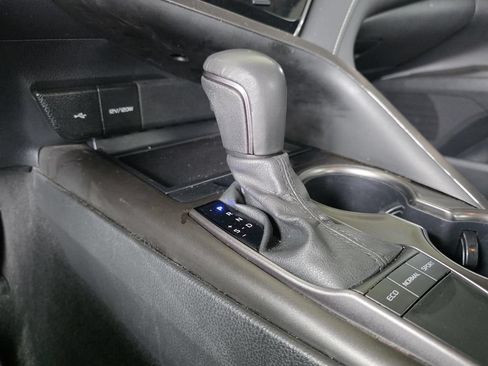 Used 2024 Toyota Camry SE FWD image 19