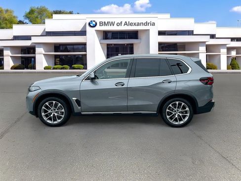 Used 2025 BMW X5 xDrive40i w/ Executive Package AWD/4WD image 4