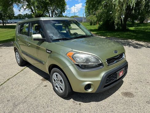 Used 2012 Kia Soul FWD image 4